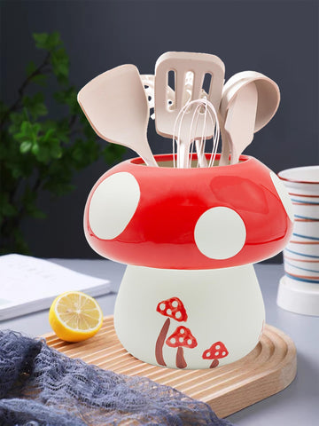 MaoYaMao ceramic utensil holder closeup highlights craftsmanship and sturdy form