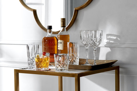 Serving gin and tonic in Markham highball highlights elegance and versatility.