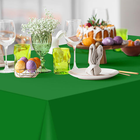 MASHAN Italy-theme tablecloth for family dining occasions.