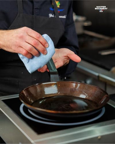 Matfer Bourgeat seasoning ready pan close up demonstrating nonstick readiness