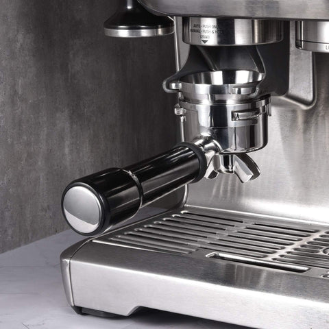 MATOW mess-free grinding reduces cleanup and waste on the counter