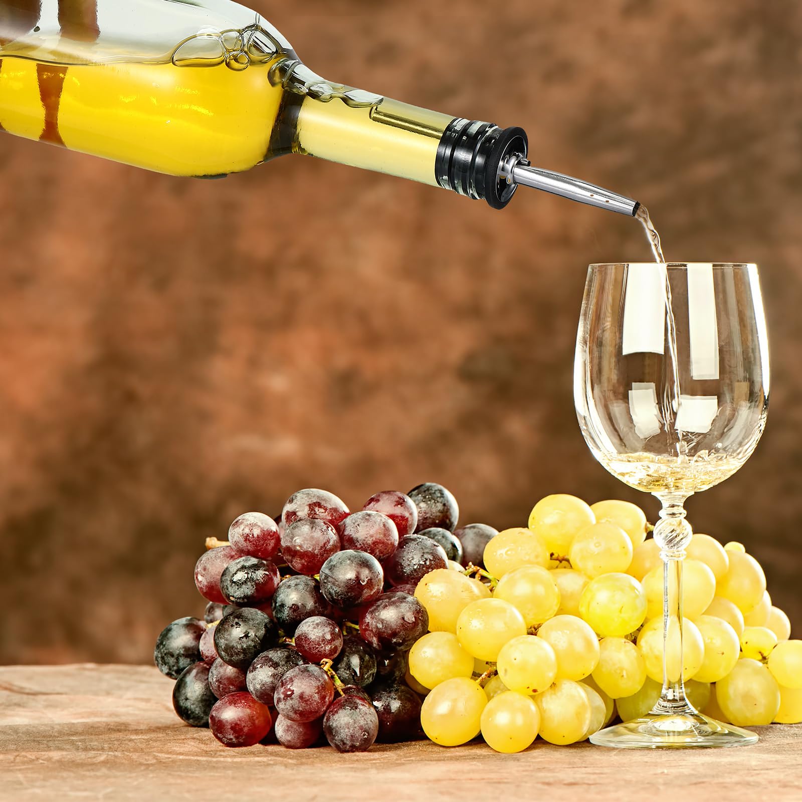 Maxdot leak-proof cap and pourer design enhances bottle usability
