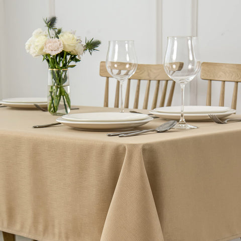 Maxmill tablecloth showing stain-resistant and waterproof protection for spills.