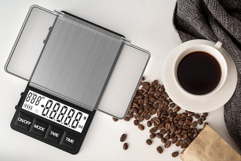 MAXUS Espresso Scale gram-ounce readout for versatile weighing tasks.