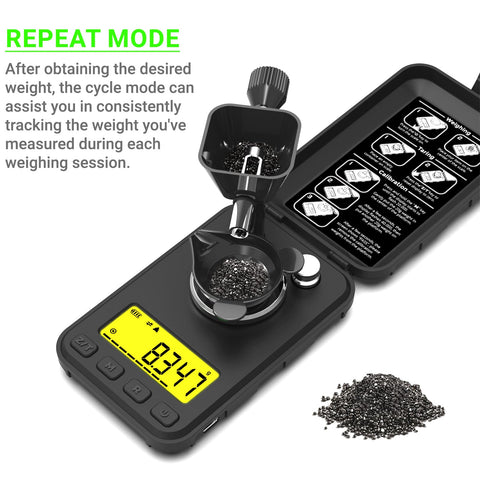 MAXUS Reloading Scale backlight colors aid quick, visual weight differentiation during readings.