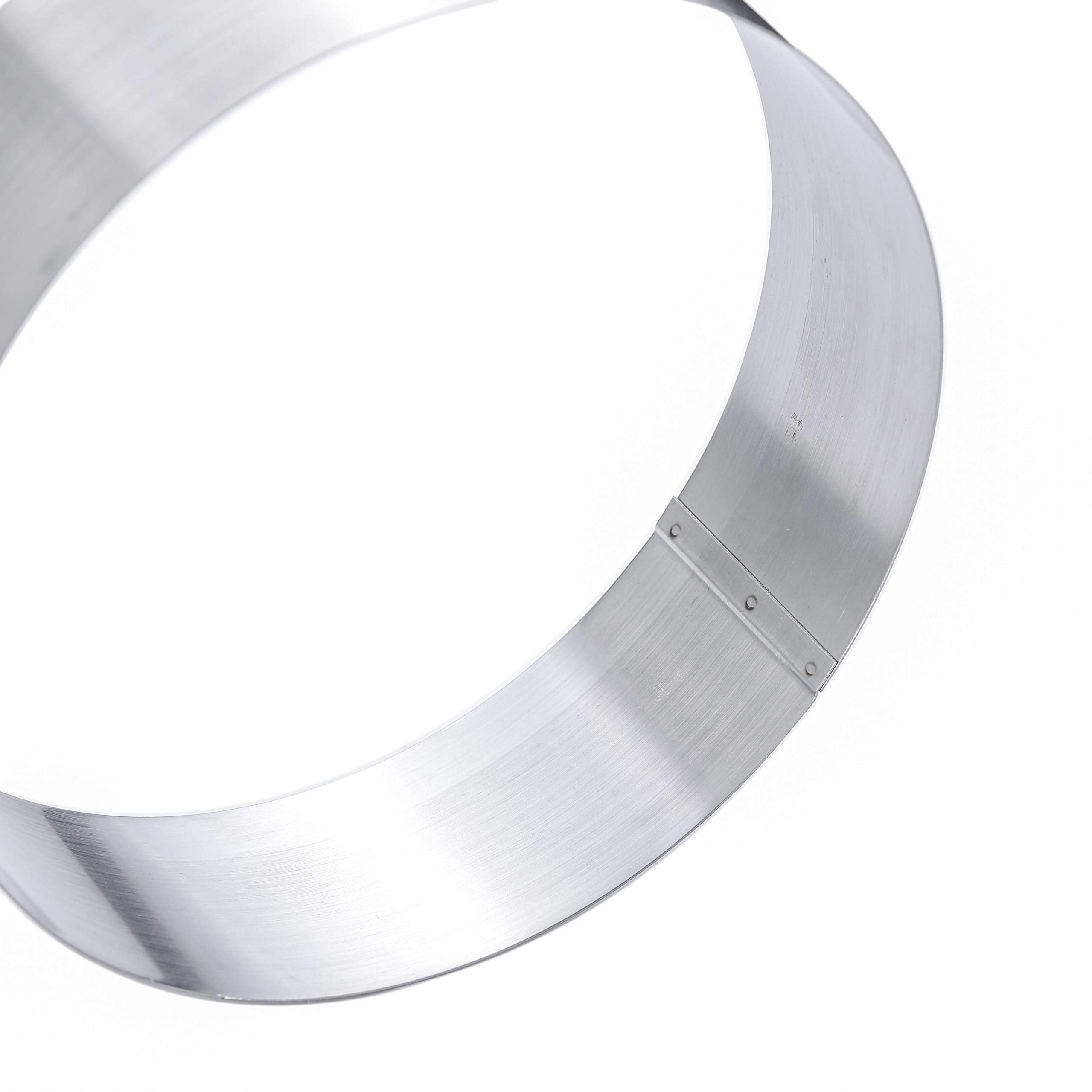 Maykito stainless steel cake ring closeup shows shiny durable edge