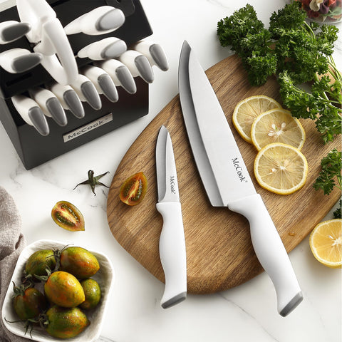 McCook 7-inch bread knife cleanly slices crusts