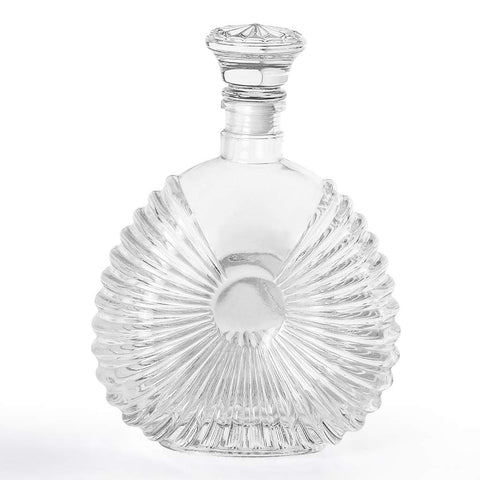 MDLUU glass decanter showcases whiskey and scotch with elegance