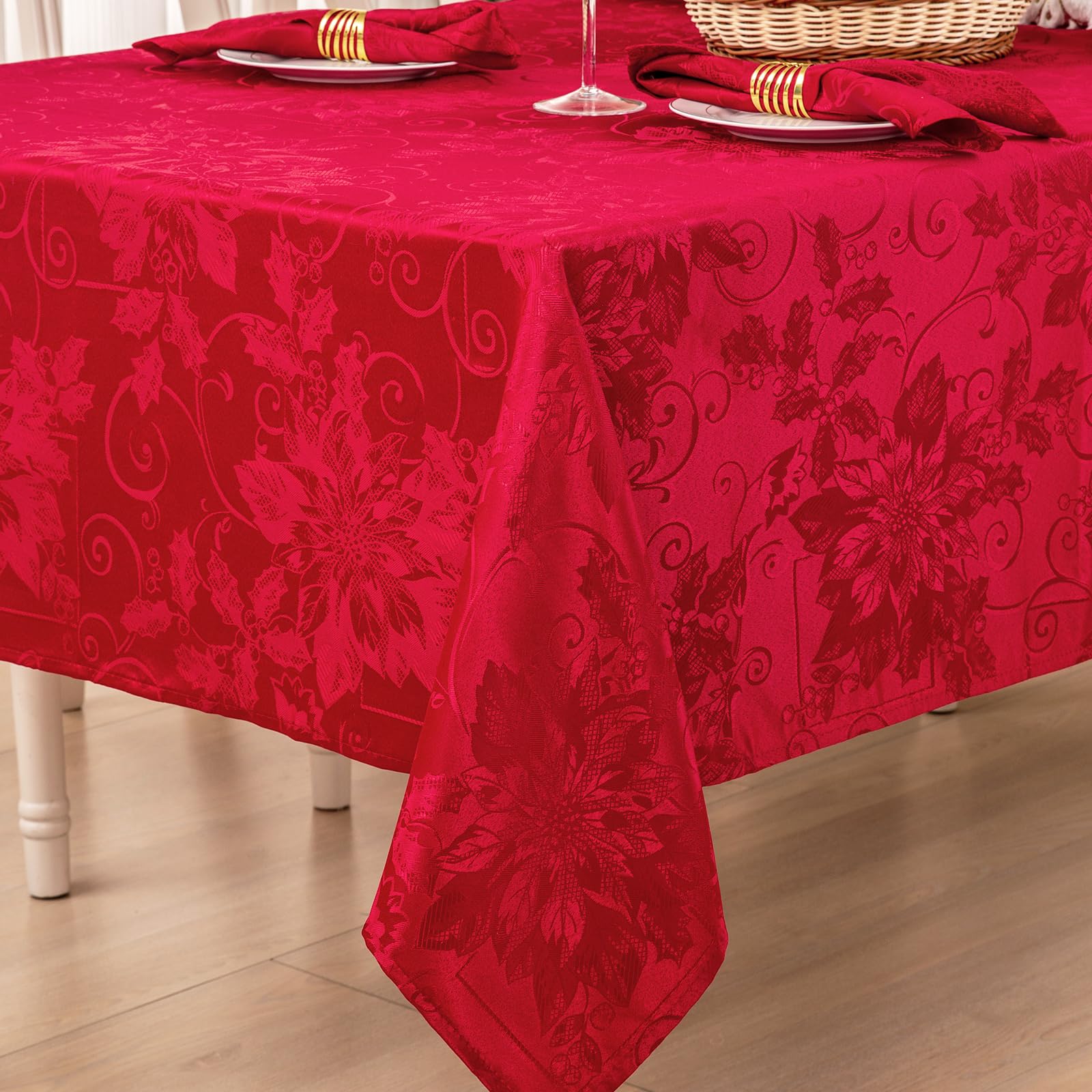 Mebakuk wipe-clean design makes everyday dinners easier and neater