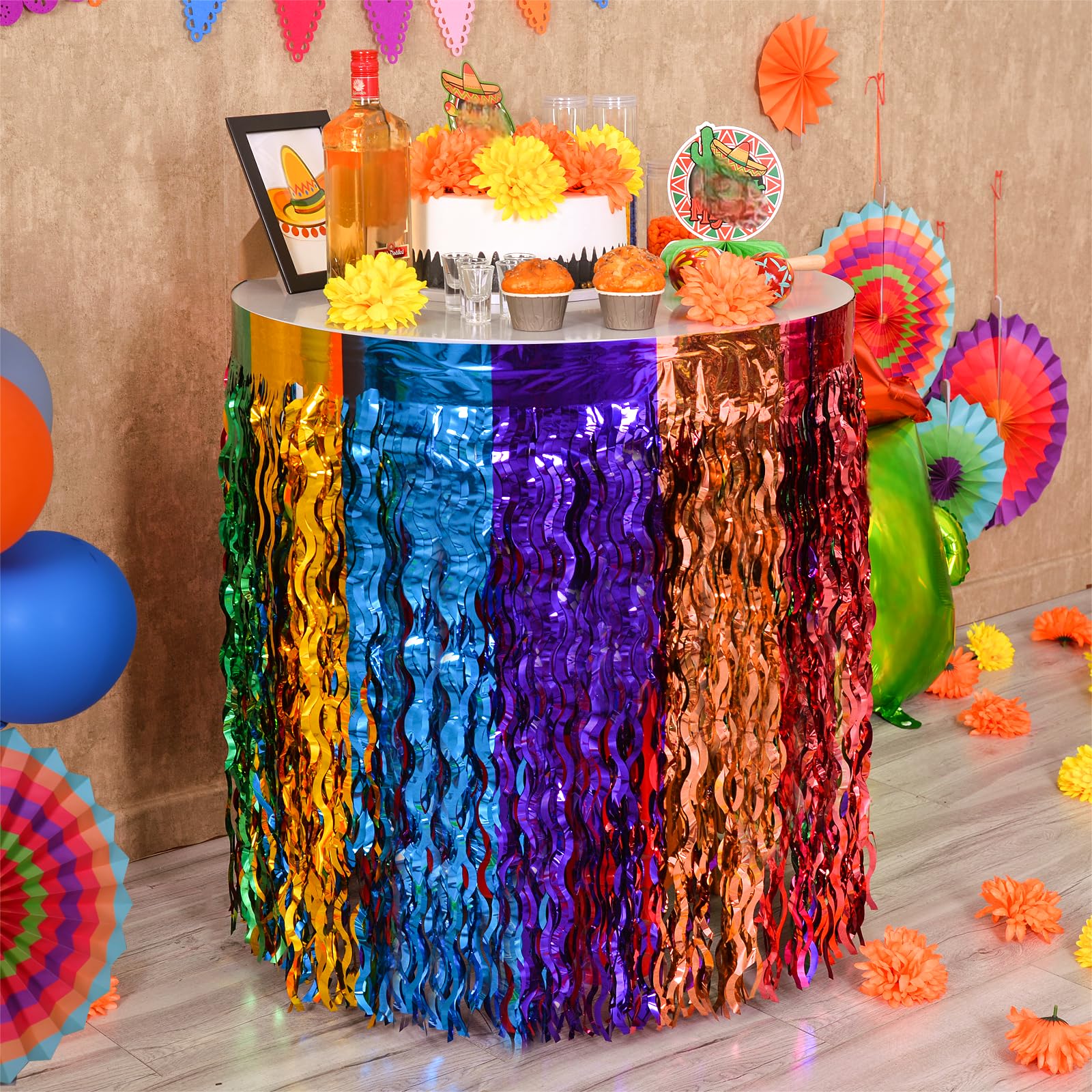Mega-L Fiesta two-pack decor set provides flexible festive styling