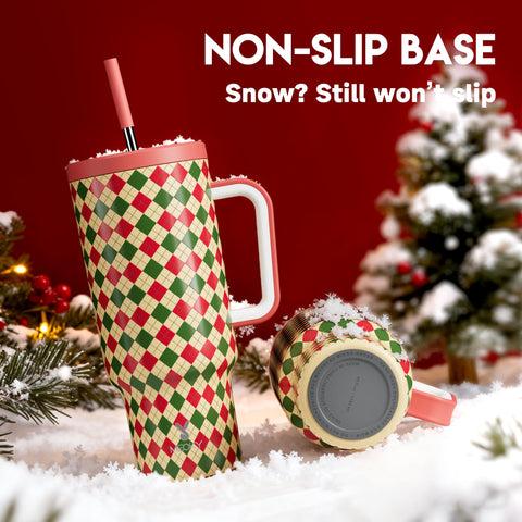 Winter plaid design on Meoky tumbler adds festive vibe