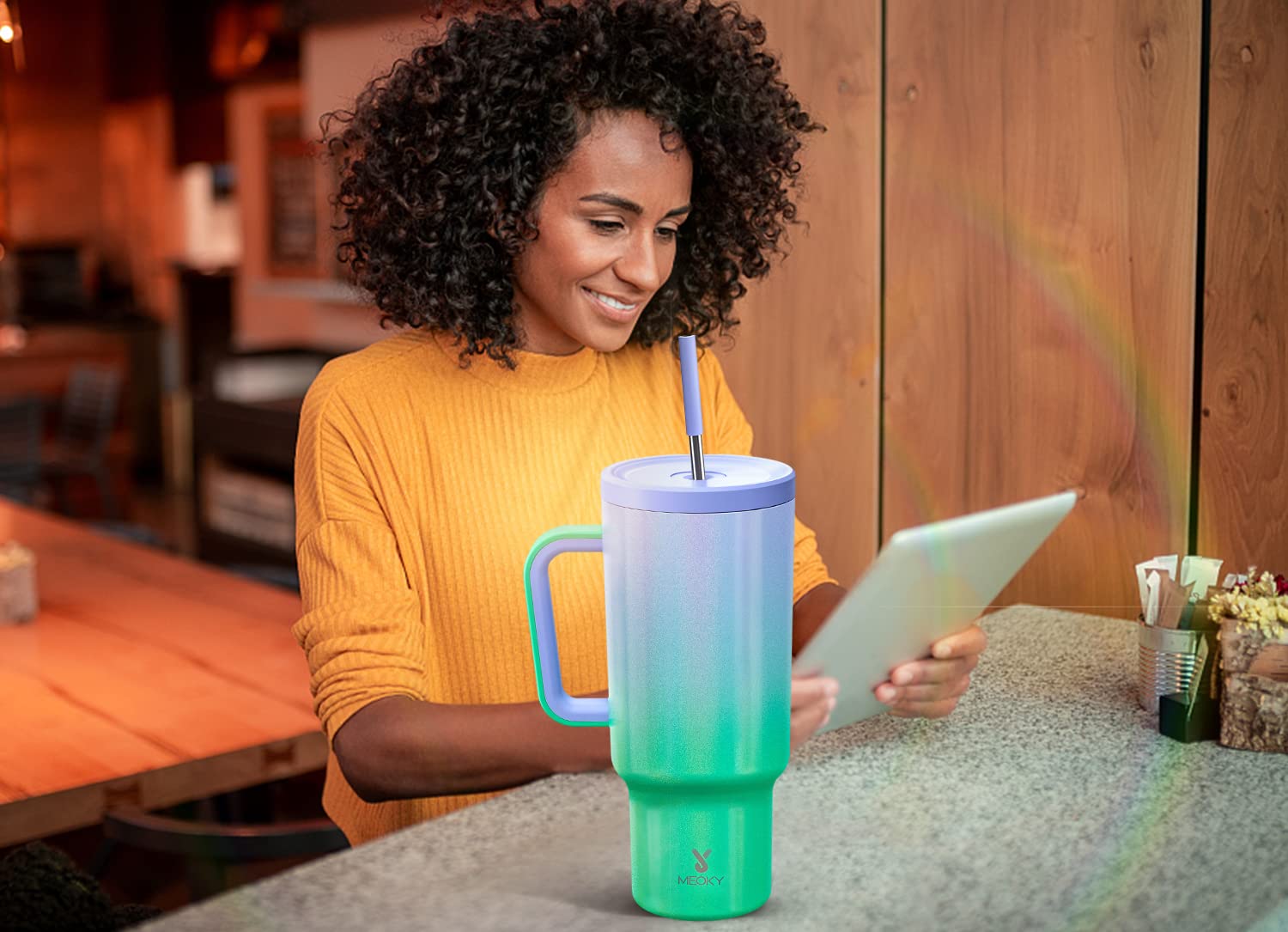Meoky insulated vacuum walls keep drinks at target temps longer.