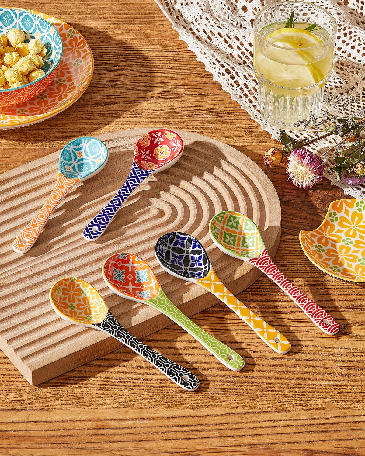 Metahom pink ceramic spoon with vibrant color, great for yogurt and desserts.