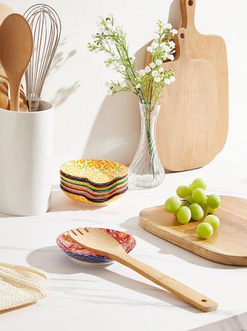 Close-up of Metahom spoon rest highlighting dishwasher-safe features