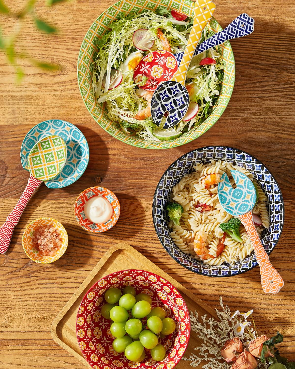 Metahom orange and red dining set enhances table presentation.