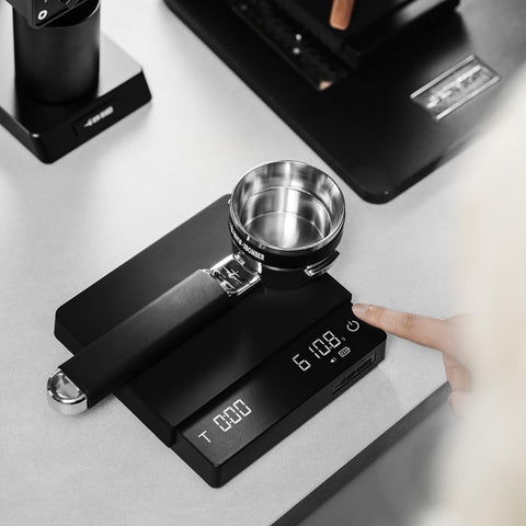 MHW-3BOMBER scale with 3000mAh battery for long cafe sessions