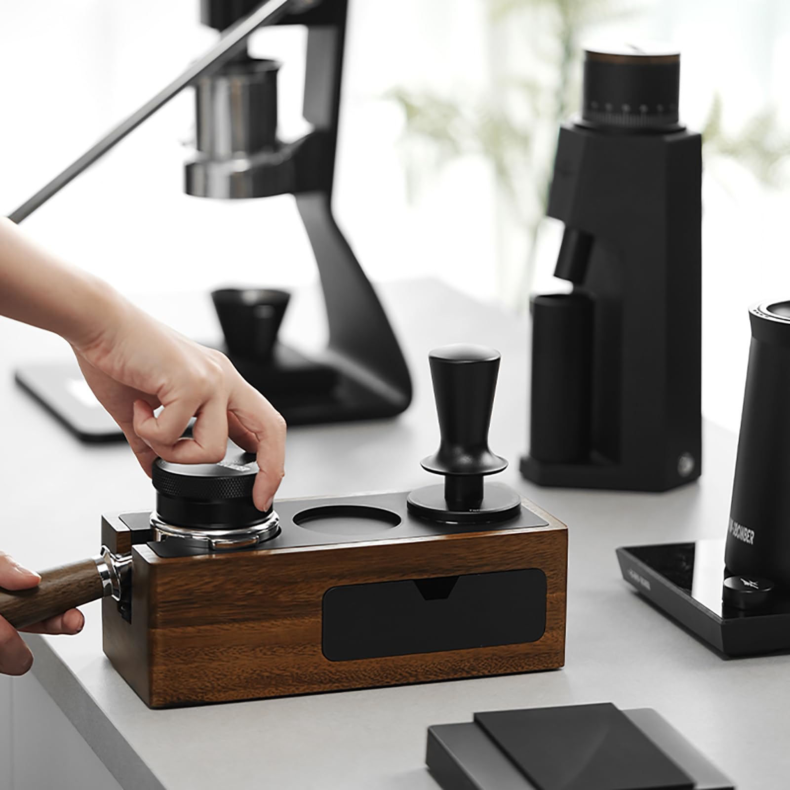 MHW-3BOMBER tamper durable design for cafes and home setups.
