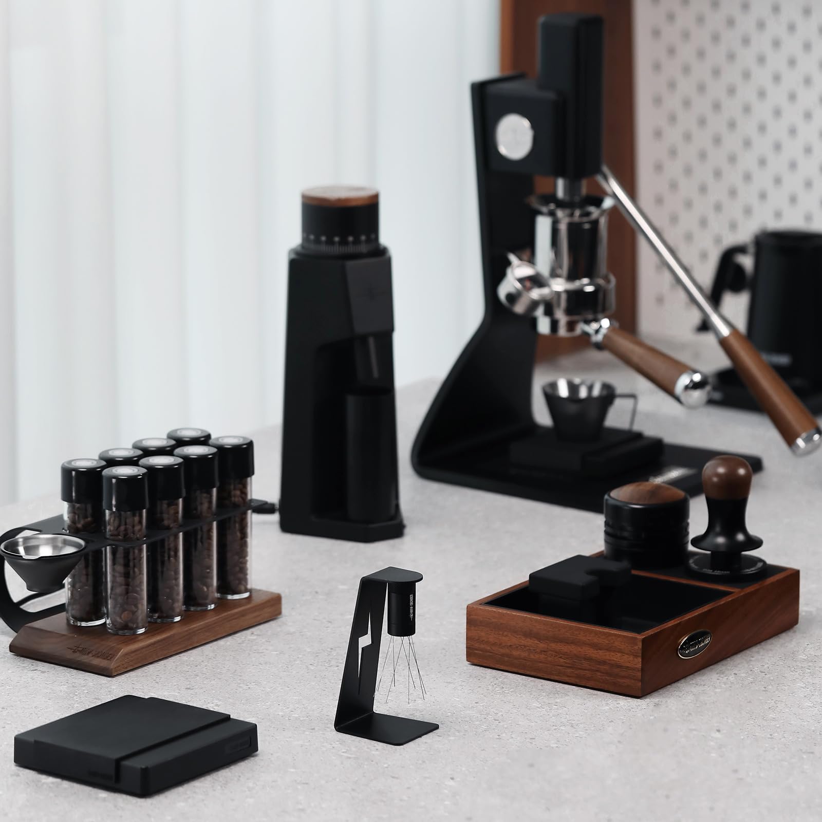 Supports pre-tamp preparation for consistent espresso results.