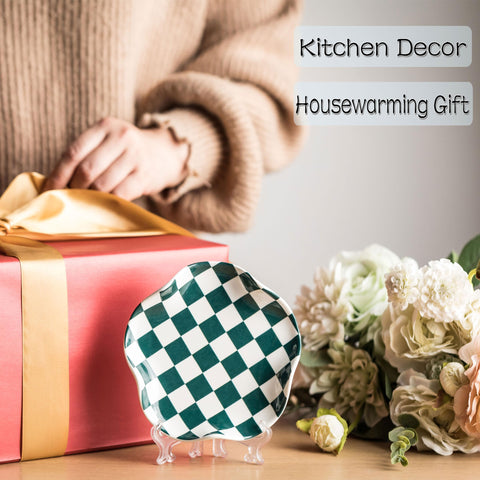 Miamolo checkered spoon rest makes a thoughtful housewarming gift.