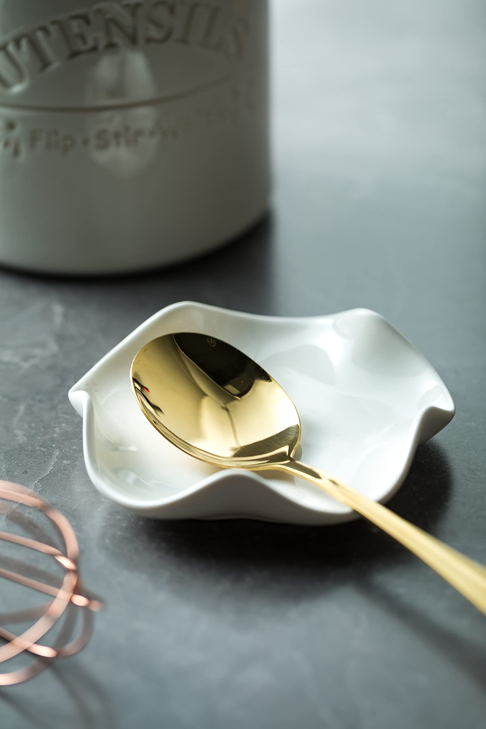 Dishwasher-safe Miamolo spoon rest enduring daily kitchen use