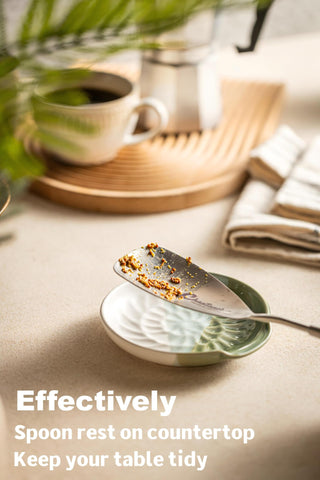 Spacious 5.3-inch base keeps heavy utensils stable during cooking.