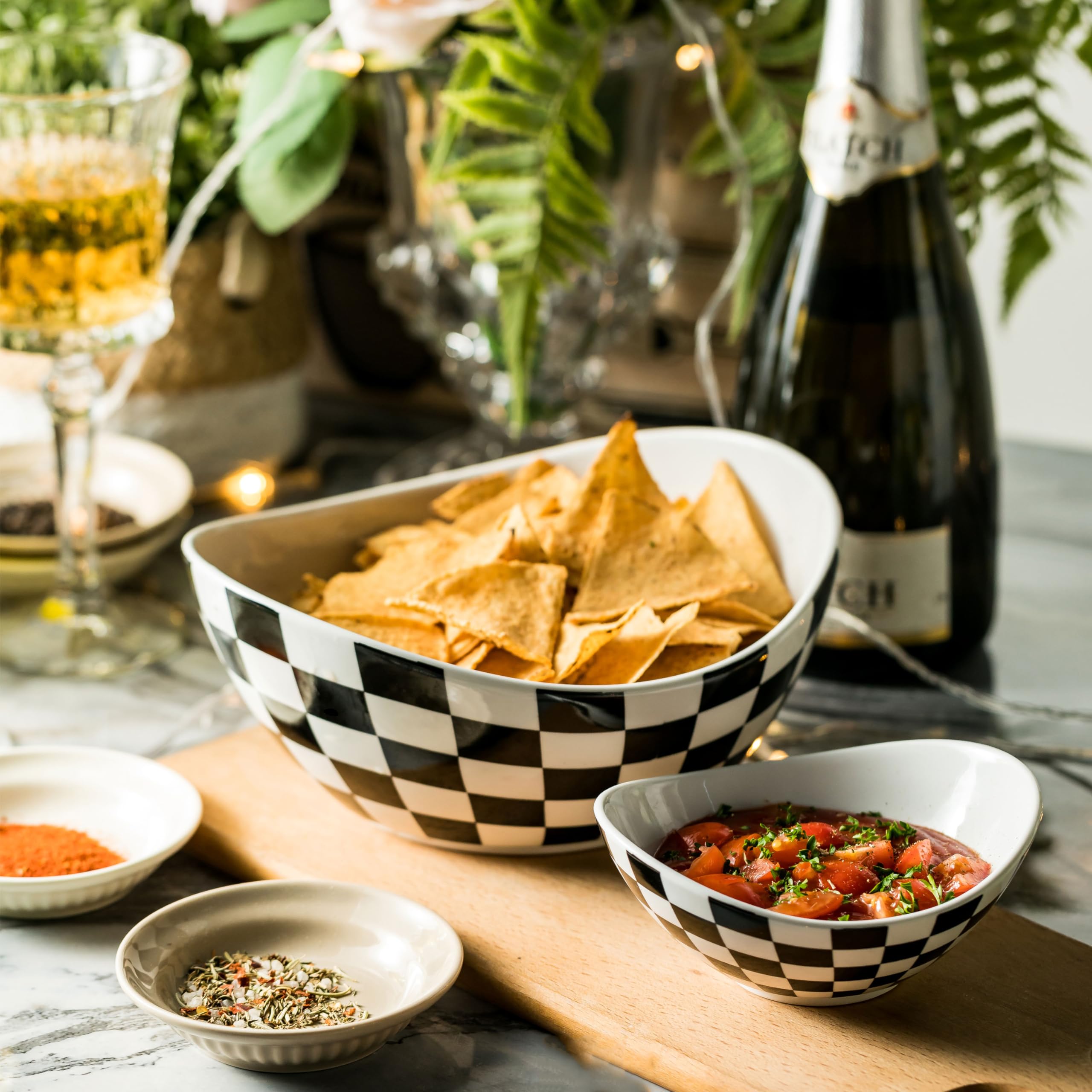 Miamolo party serving dishes perfect for holidays and celebrations.