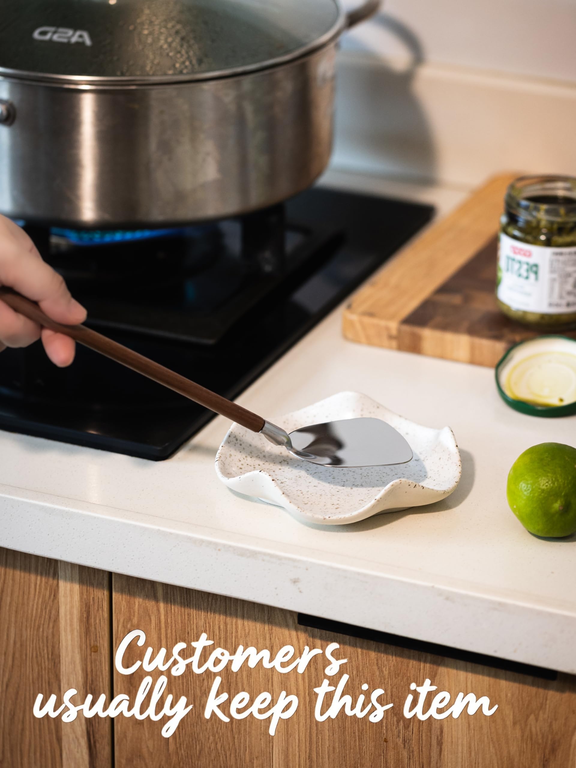 Miamolo ceramic spoon rest is heat-resistant and easy to clean