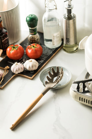 Miamolo spoon rest is dishwasher safe for easy maintenance