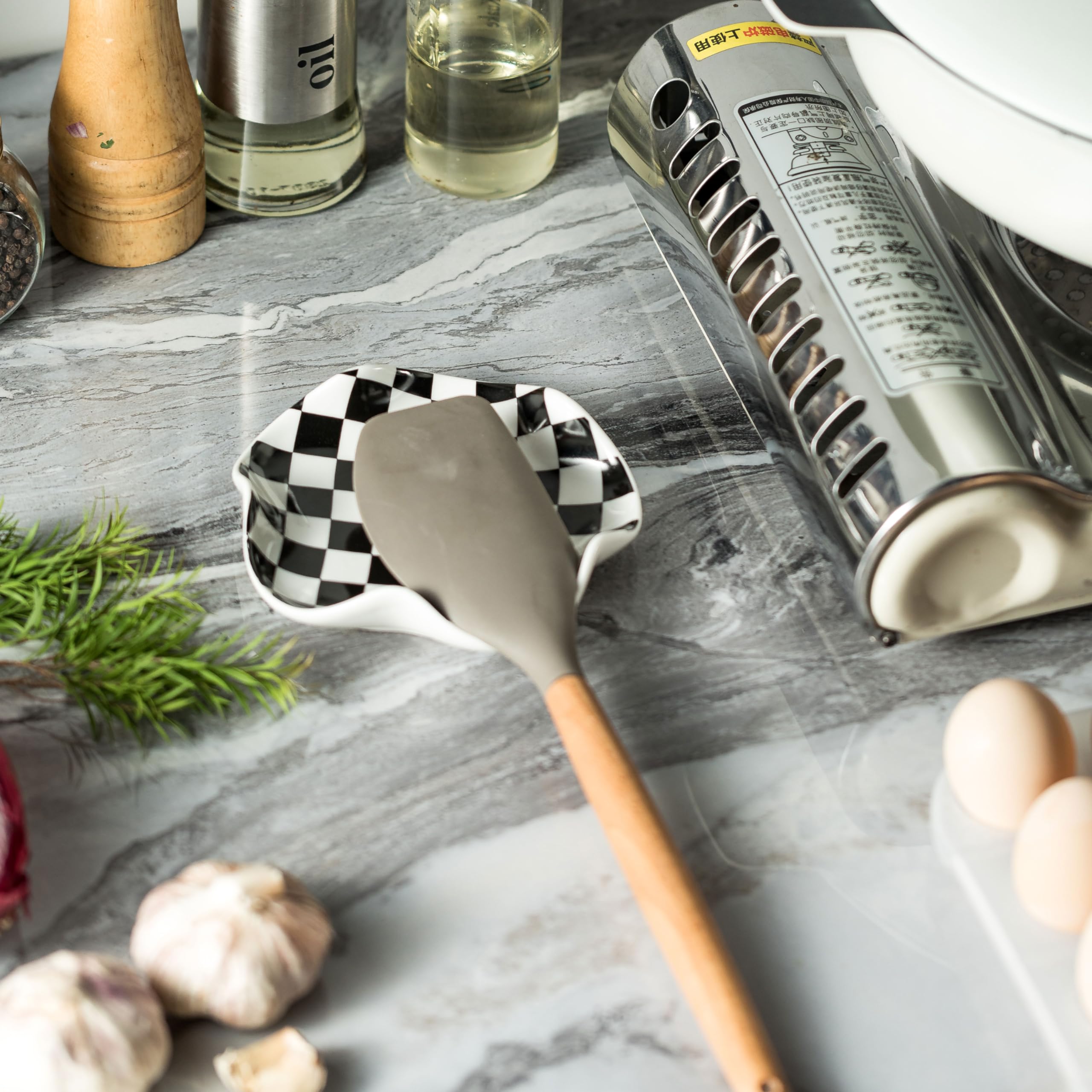 Miamolo spoon rest kitchen-decor enhances countertop style while keeping drips contained.