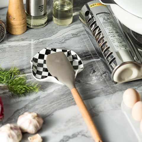 Miamolo spoon rest kitchen-decor enhances countertop style while keeping drips contained.