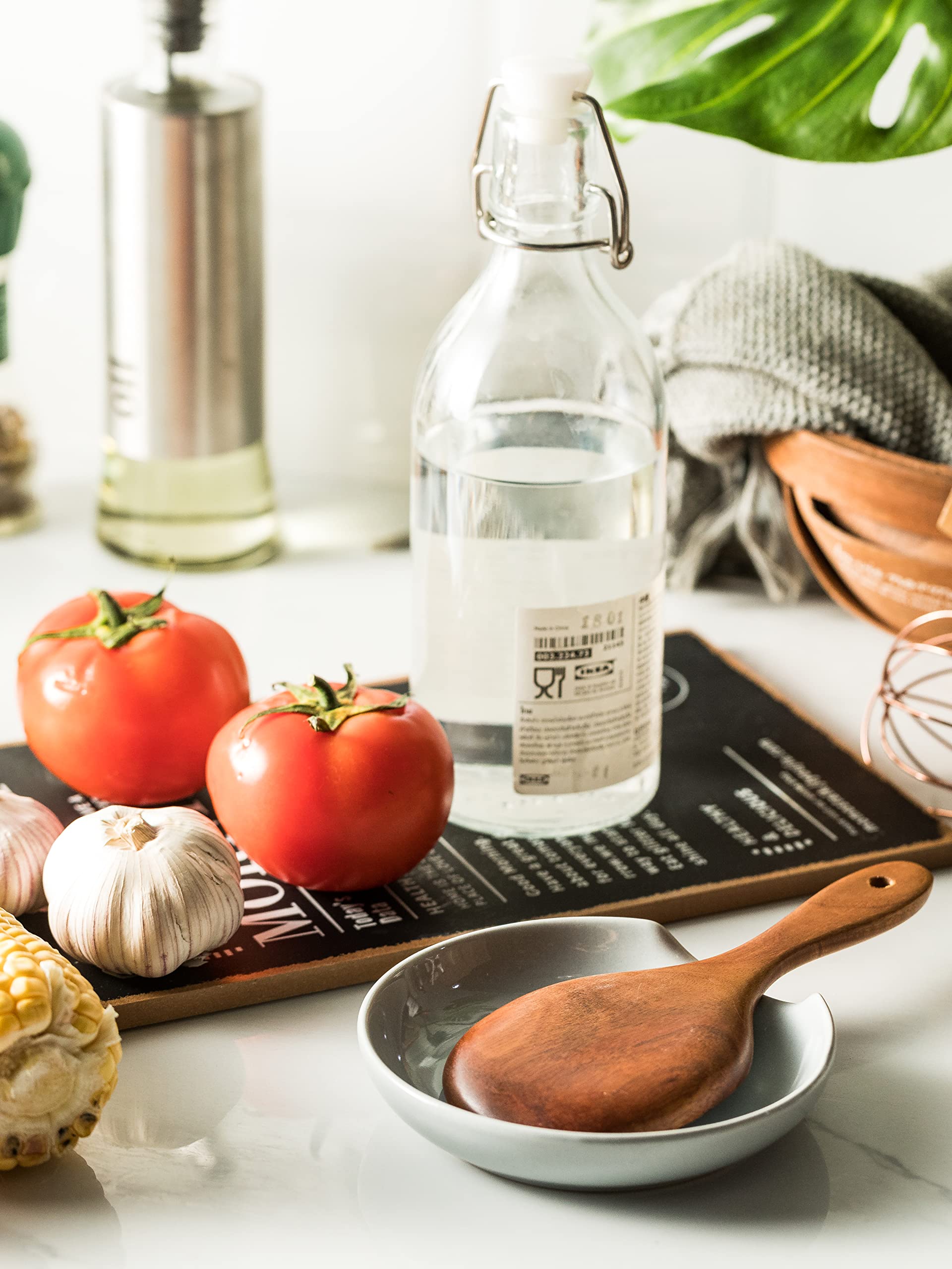Miamolo light gray spoon rest complements any kitchen decor