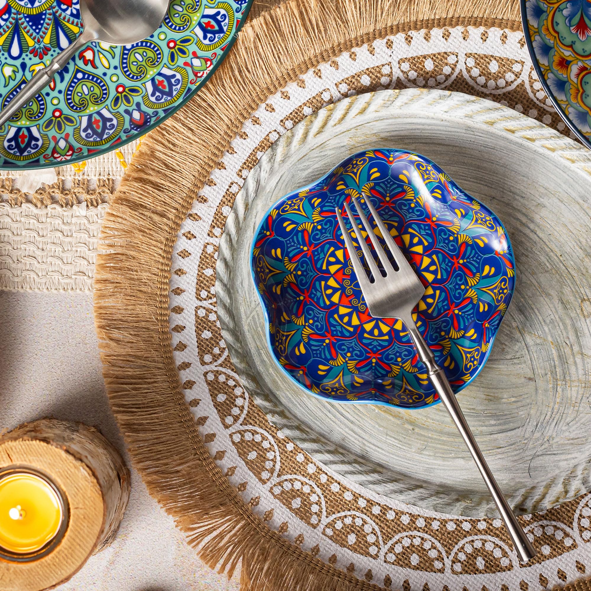 Miamolo spoon rest doubles as a compact utensil holder