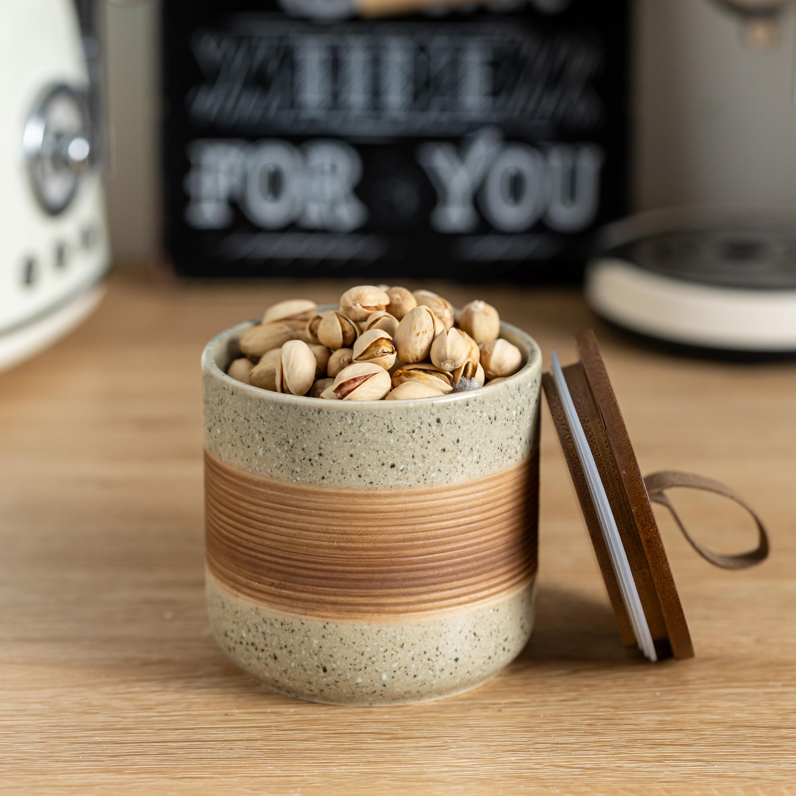 Miamolo stackable jar set saves kitchen space and organizes dry goods.