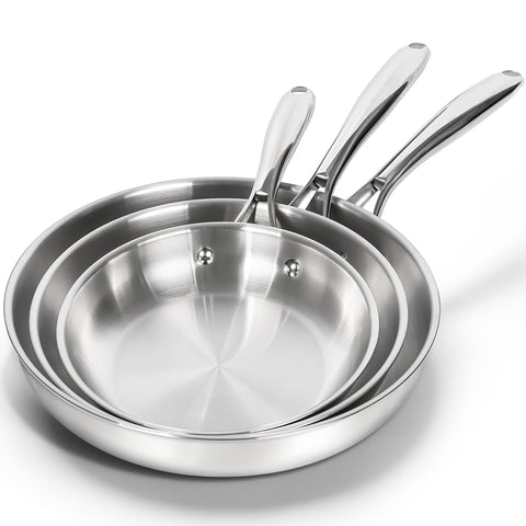 Michelangelo 8-inch pan with even heat for quick searing and browning.