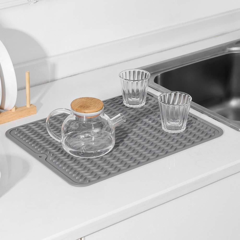 MicoYang heat-resistant silicone mat supports hot pots up to 450°F