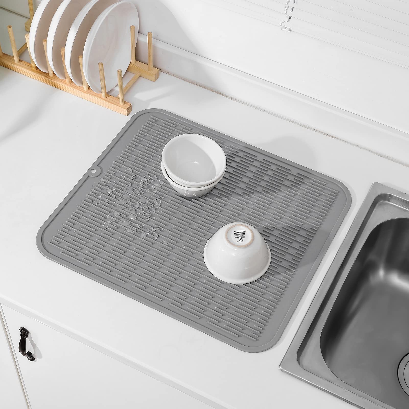MicoYang easy-clean silicone mat resists residue after washing