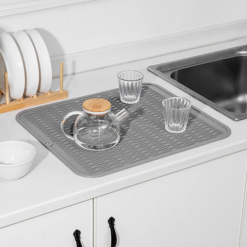 MicoYang silicone mat doubles as non-slip pet feeding mat