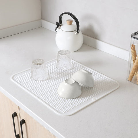MicoYang silicone mat doubles as a non-slip pet food mat.
