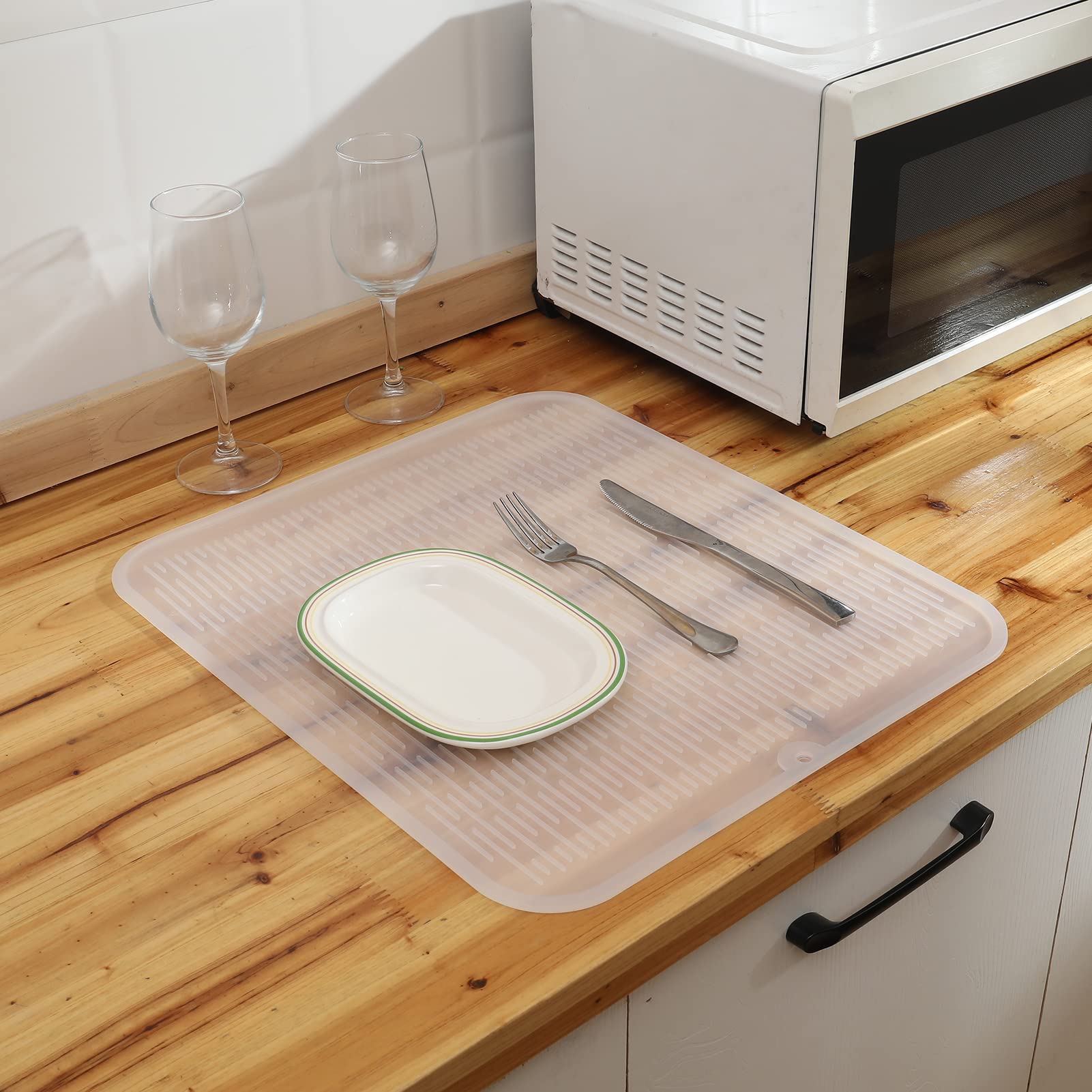 MicoYang silicone drying mat translucent design blends with kitchen decor.