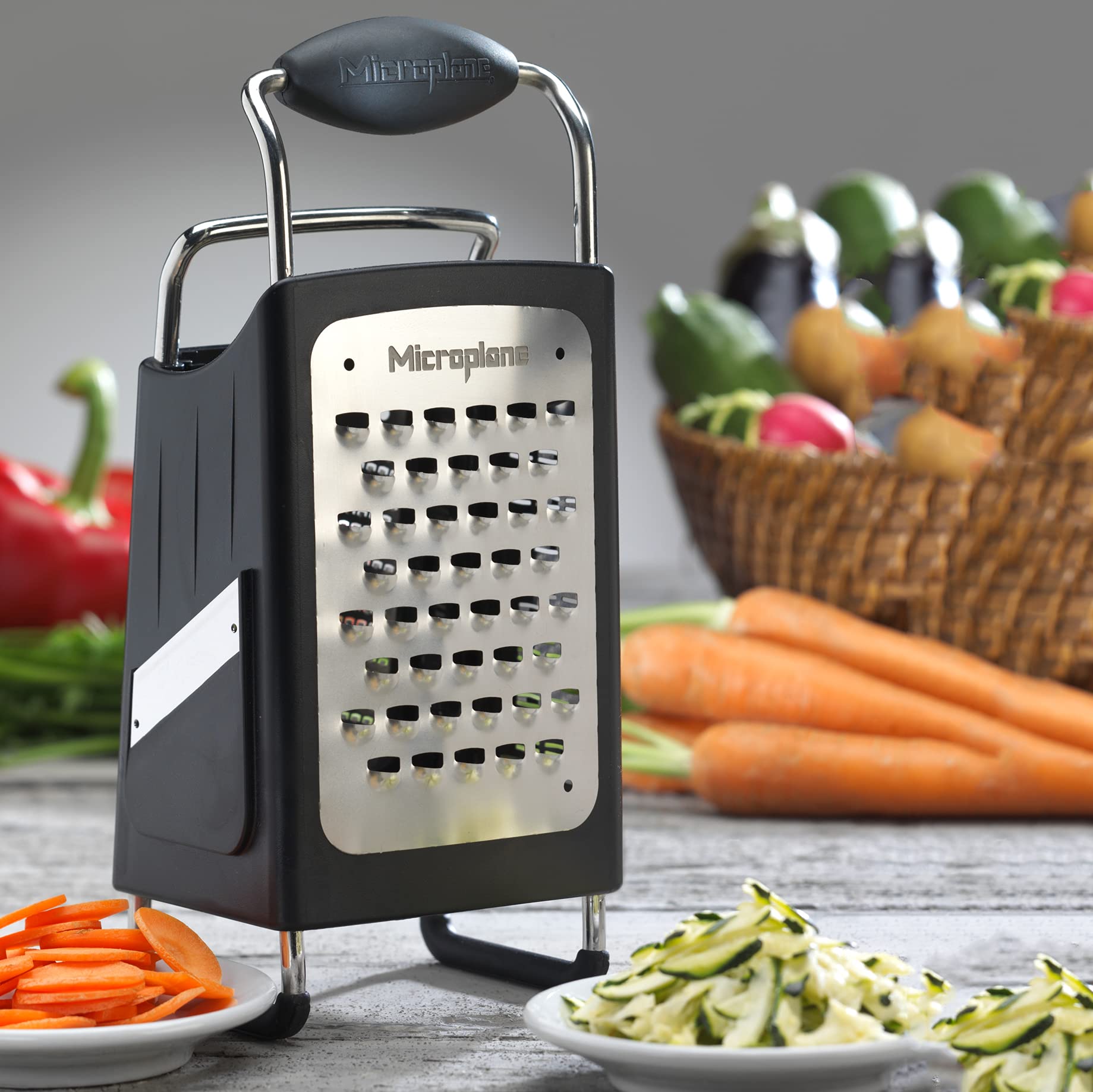Safety cover protects fingers when storing the grater