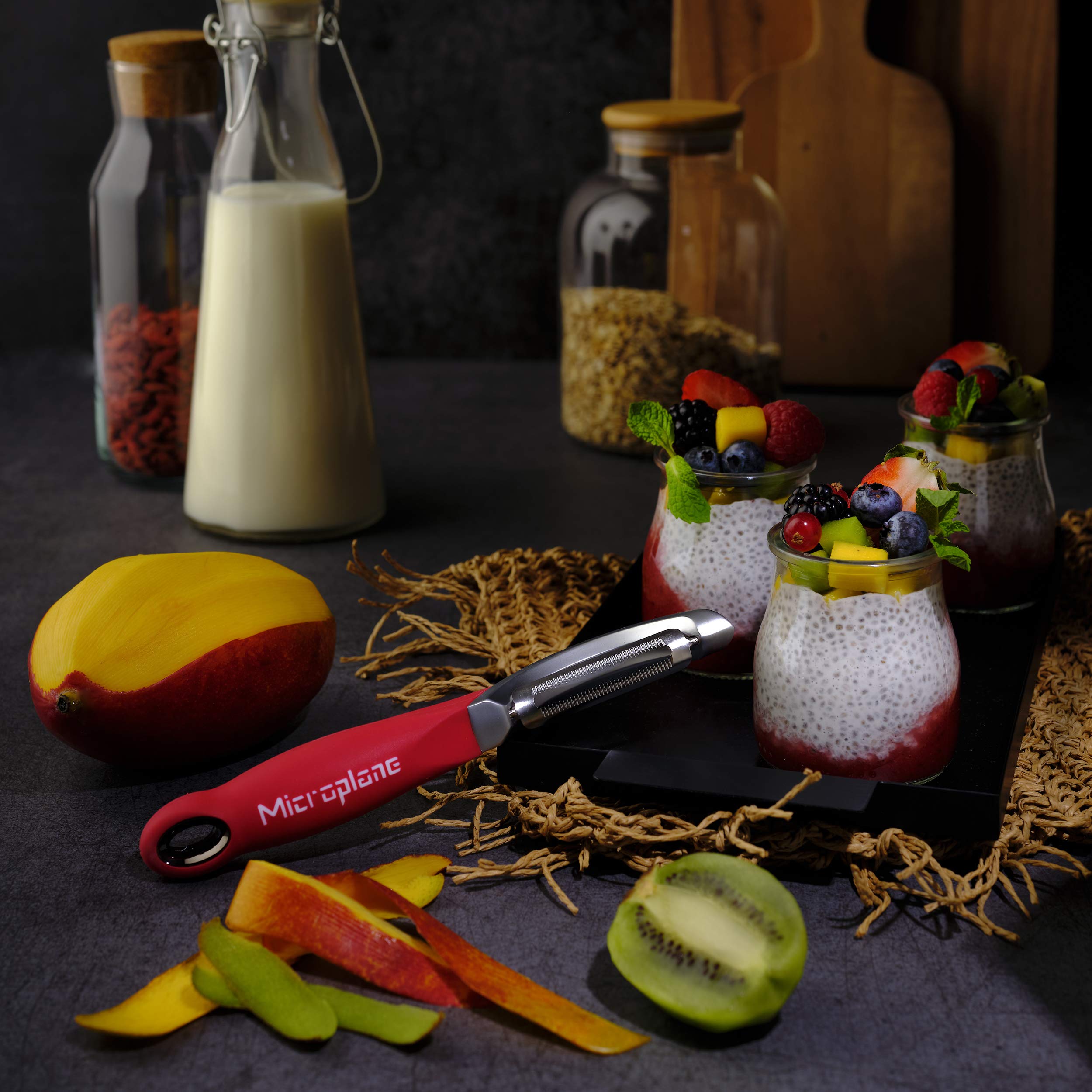 Ideal for soft-skinned fruits like tomatoes, kiwis, mangos, and peaches.