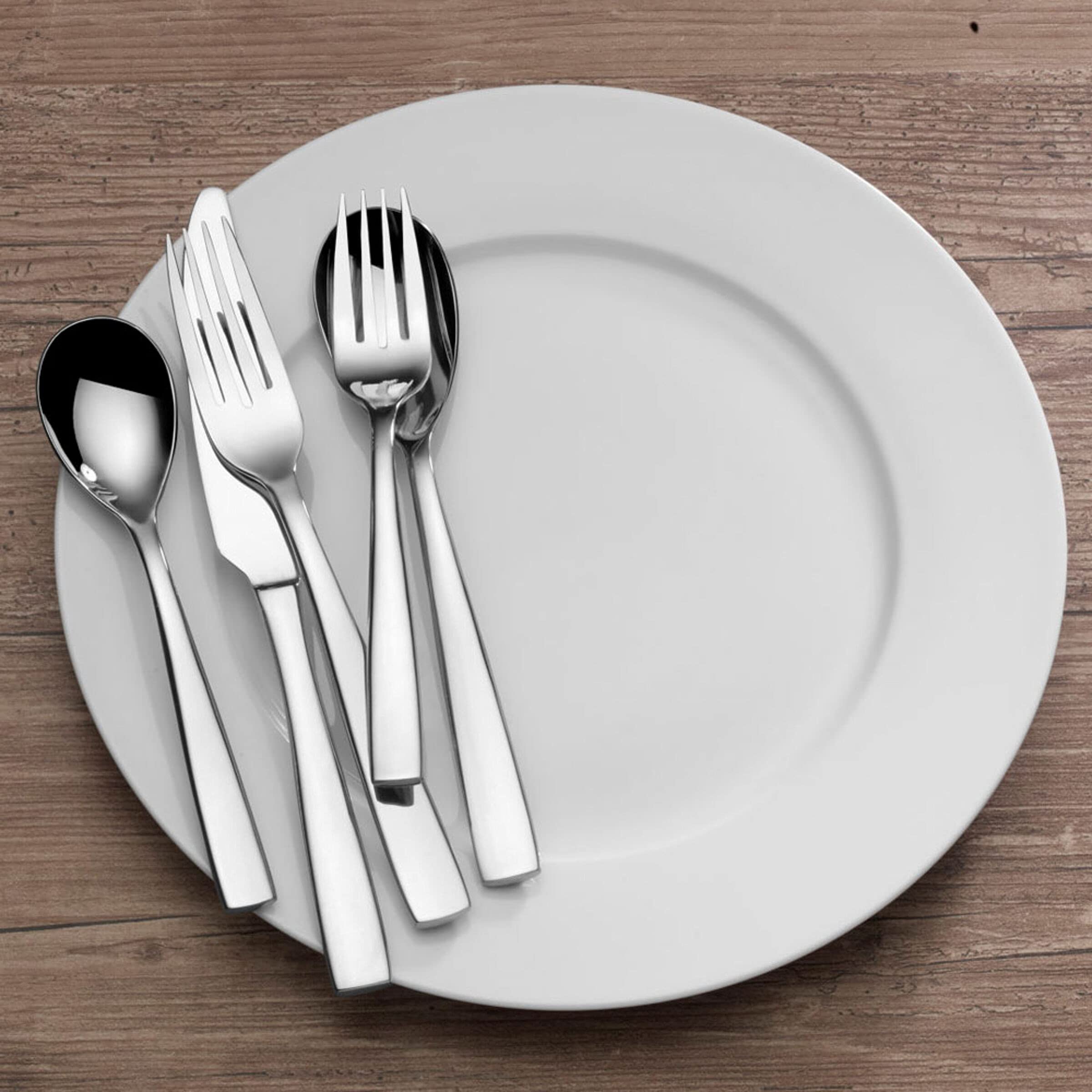 Mikasa Delano dinner spoon, sleek polished finish for any dining setting