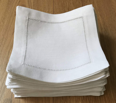 Minhcraft dinner napkins paired with cocktail napkins for a cohesive look.