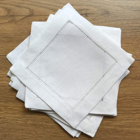 Minhcraft eco-friendly pure linen napkins for sustainable entertaining.
