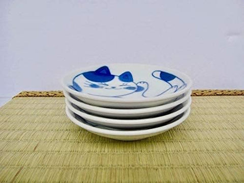 Cute cat motif plate set ideal for small desserts