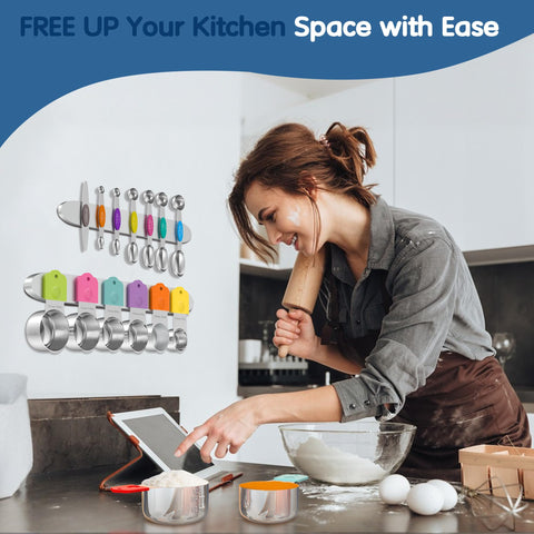 Double-sided spoons with oval end fit spice jars and prevent spills