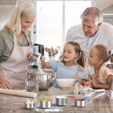 Minteem gift-ready kitchen set for thoughtful, durable cookware.