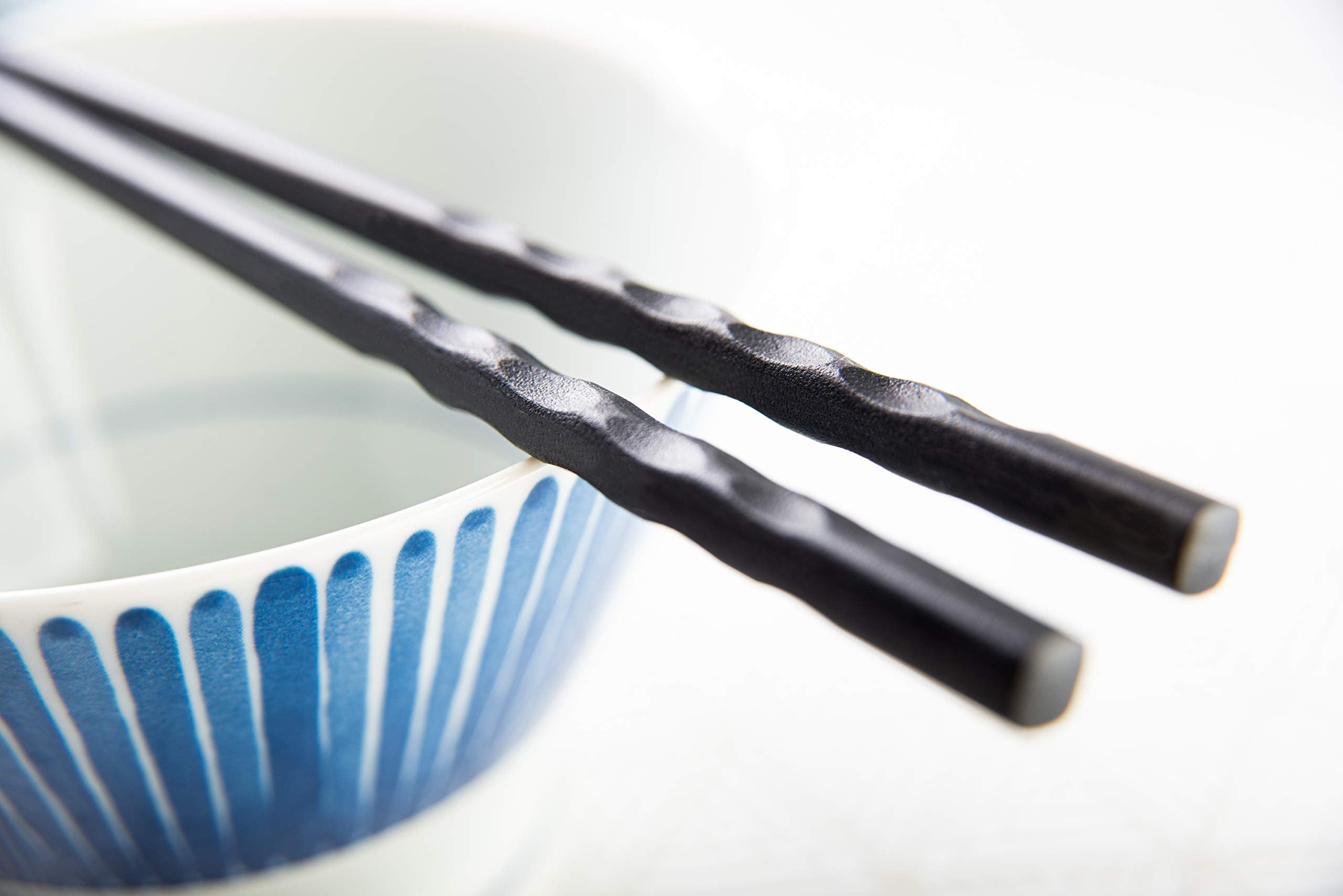 Mintrico chopsticks offer ergonomic feel for steady grip.