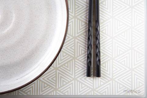 Mintrico chopsticks with precision-tip for delicate food pieces.