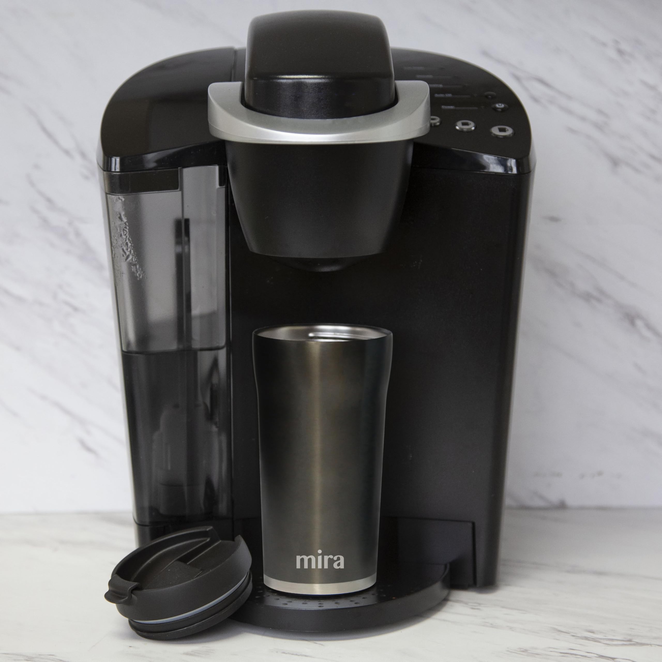 MIRA leak-proof lid provides splash-proof sipping for on-the-go.
